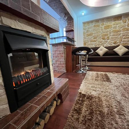 Modern Oasis With A Cozy Fireplace Your Stylish Apartment Minutes From Downtown 부쿠레슈티 외부 사진