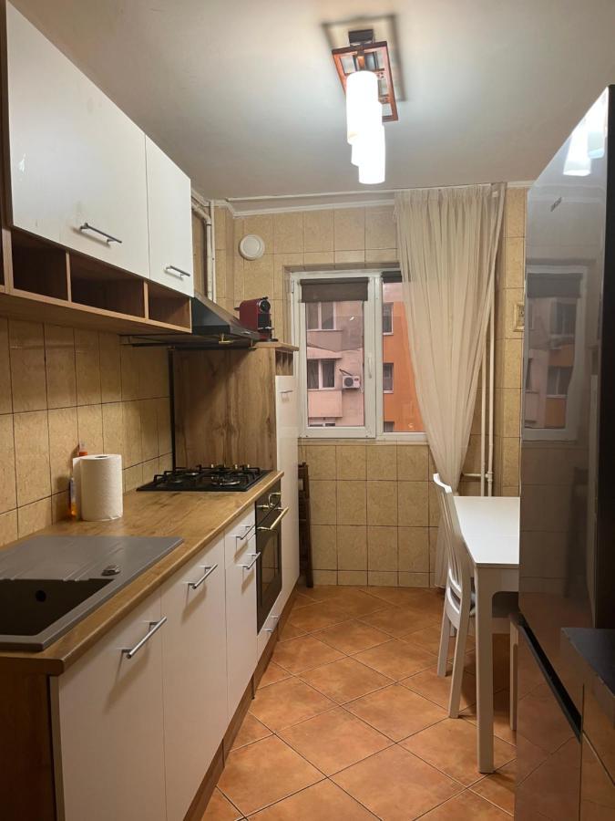 Modern Oasis With A Cozy Fireplace Your Stylish Apartment Minutes From Downtown 부쿠레슈티 외부 사진