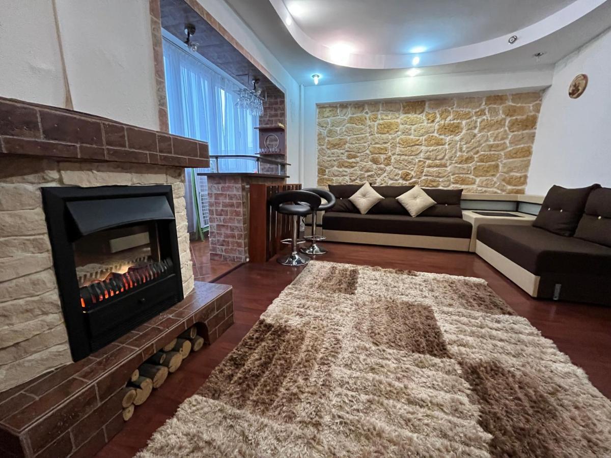 Modern Oasis With A Cozy Fireplace Your Stylish Apartment Minutes From Downtown 부쿠레슈티 외부 사진