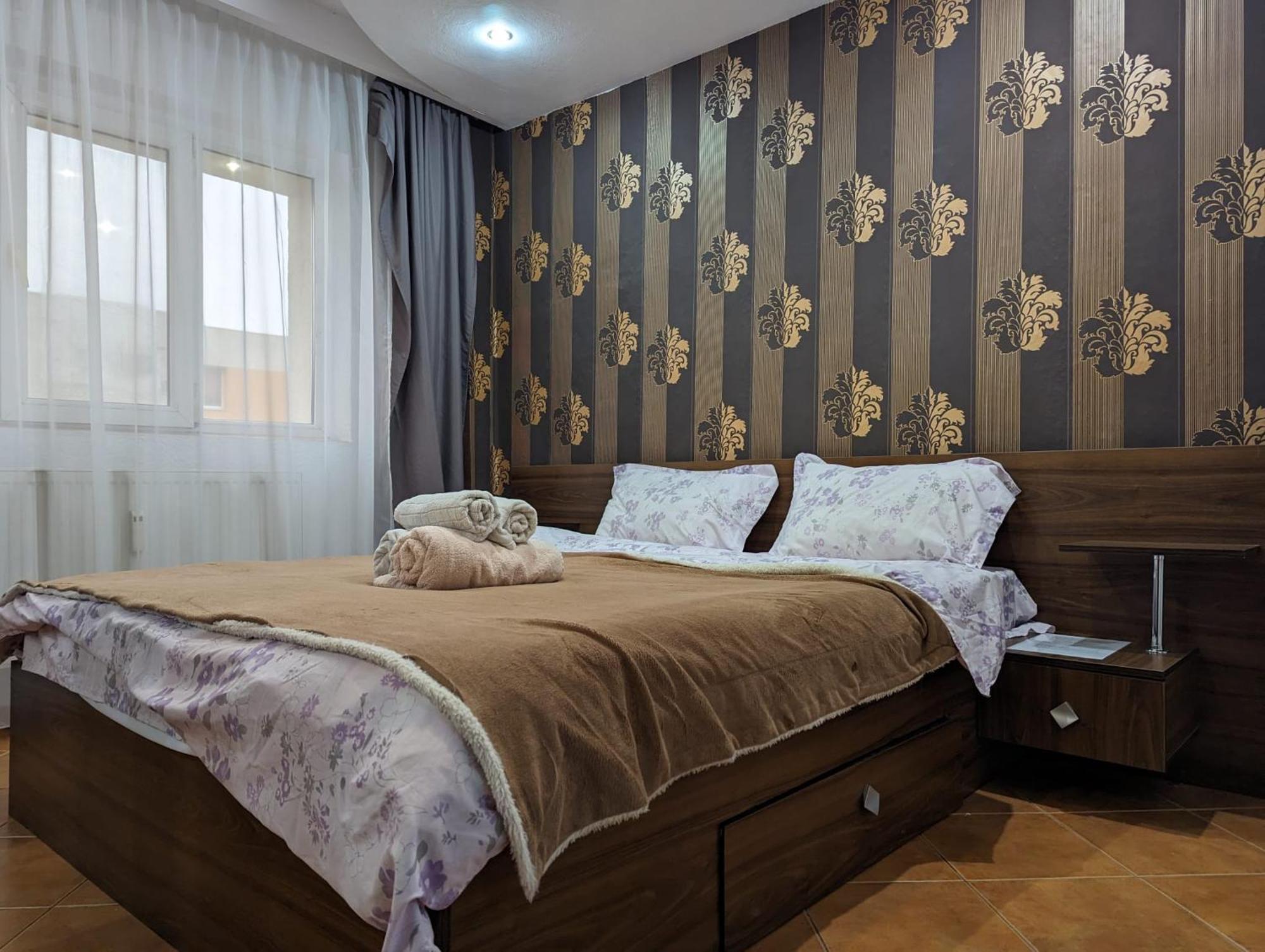 Modern Oasis With A Cozy Fireplace Your Stylish Apartment Minutes From Downtown 부쿠레슈티 외부 사진