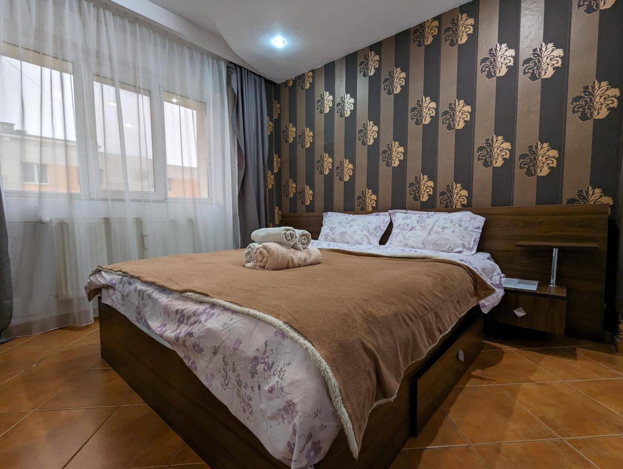 Modern Oasis With A Cozy Fireplace Your Stylish Apartment Minutes From Downtown 부쿠레슈티 외부 사진