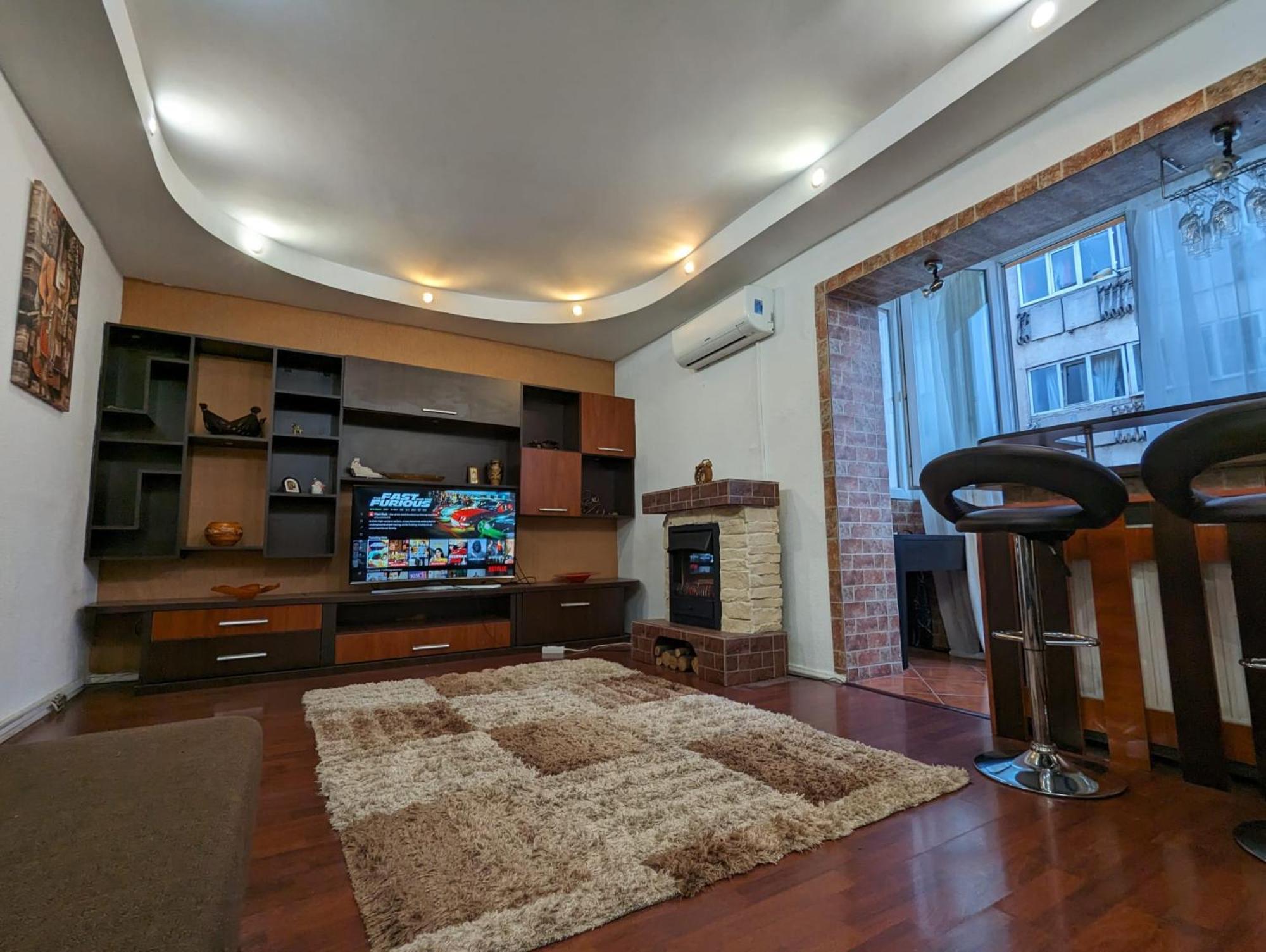 Modern Oasis With A Cozy Fireplace Your Stylish Apartment Minutes From Downtown 부쿠레슈티 외부 사진